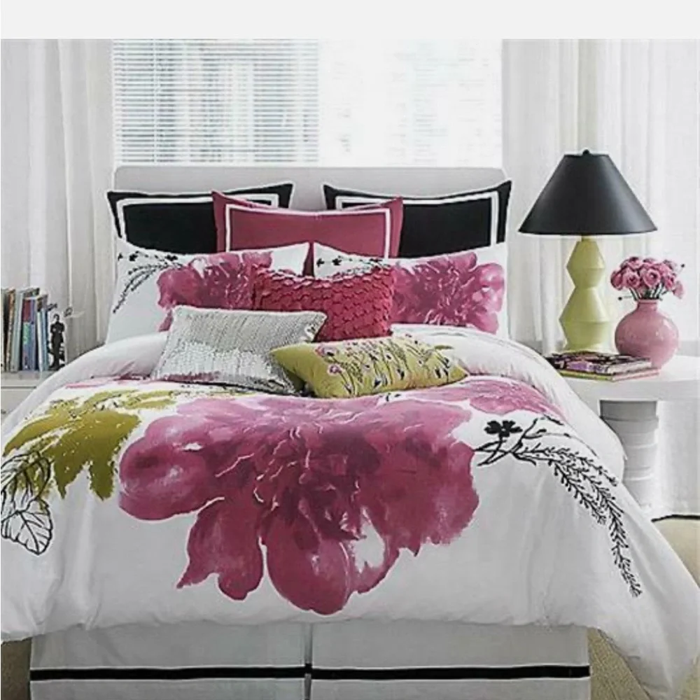 Twin Floral Pink and White Bedding Set